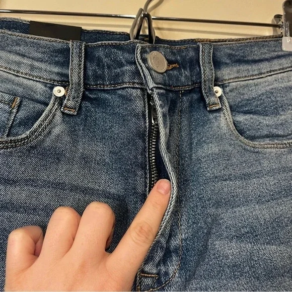 NWT BLANK NYC Madison Crop Star Jeans - Picture 9 of 15